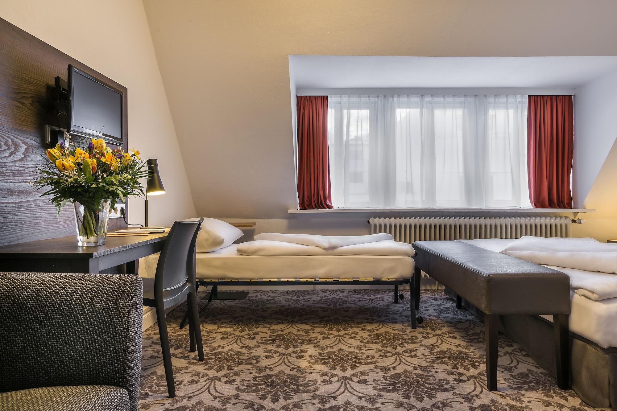 Signature Hotel Astoria Hamburg Bagian luar foto