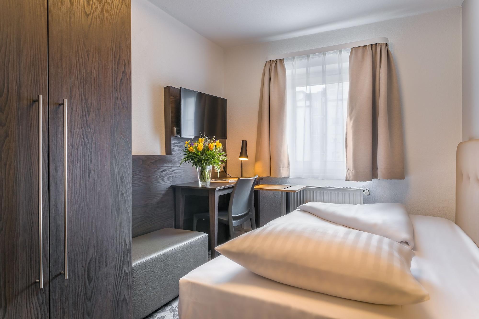 Signature Hotel Astoria Hamburg Bagian luar foto