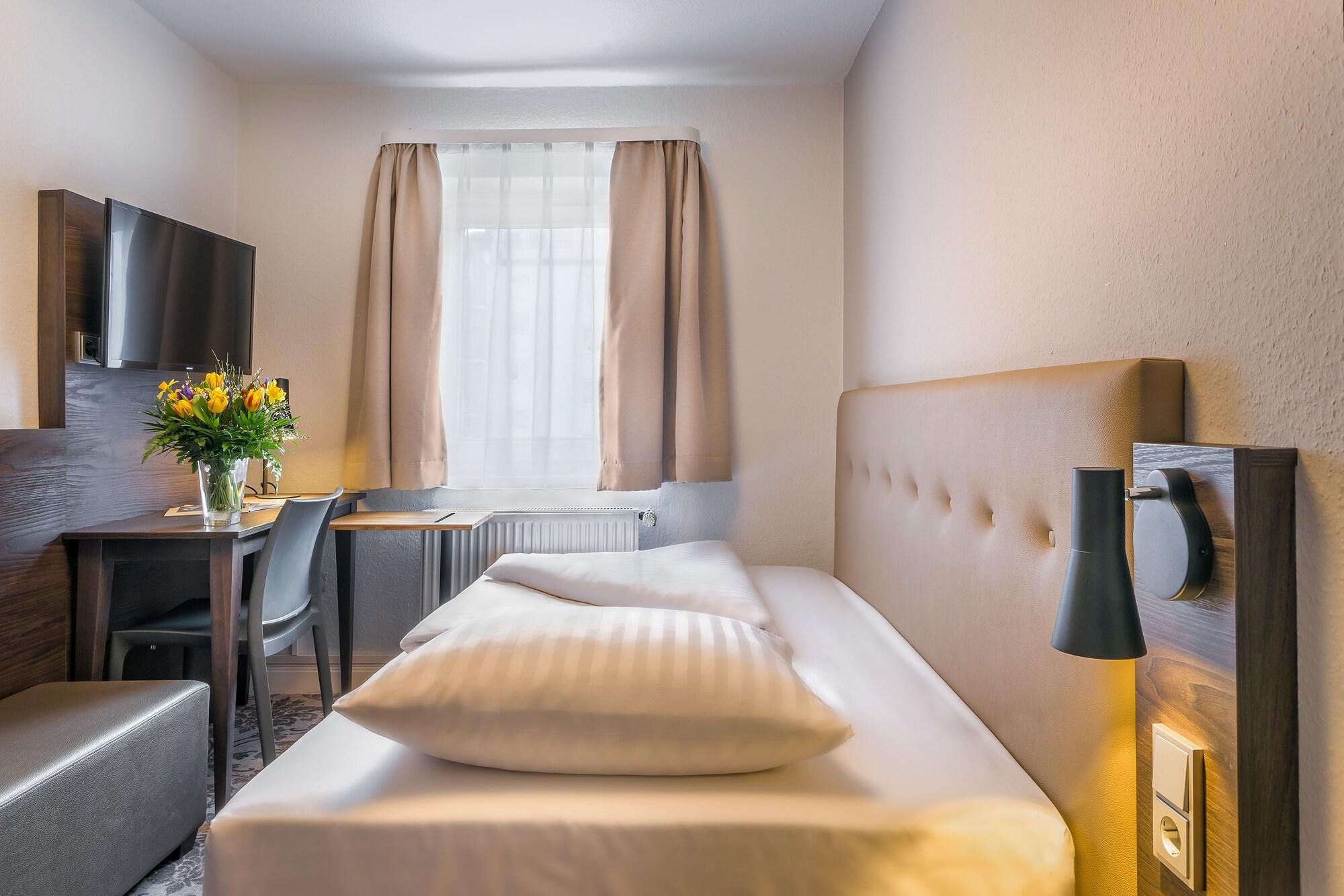 Signature Hotel Astoria Hamburg Bagian luar foto