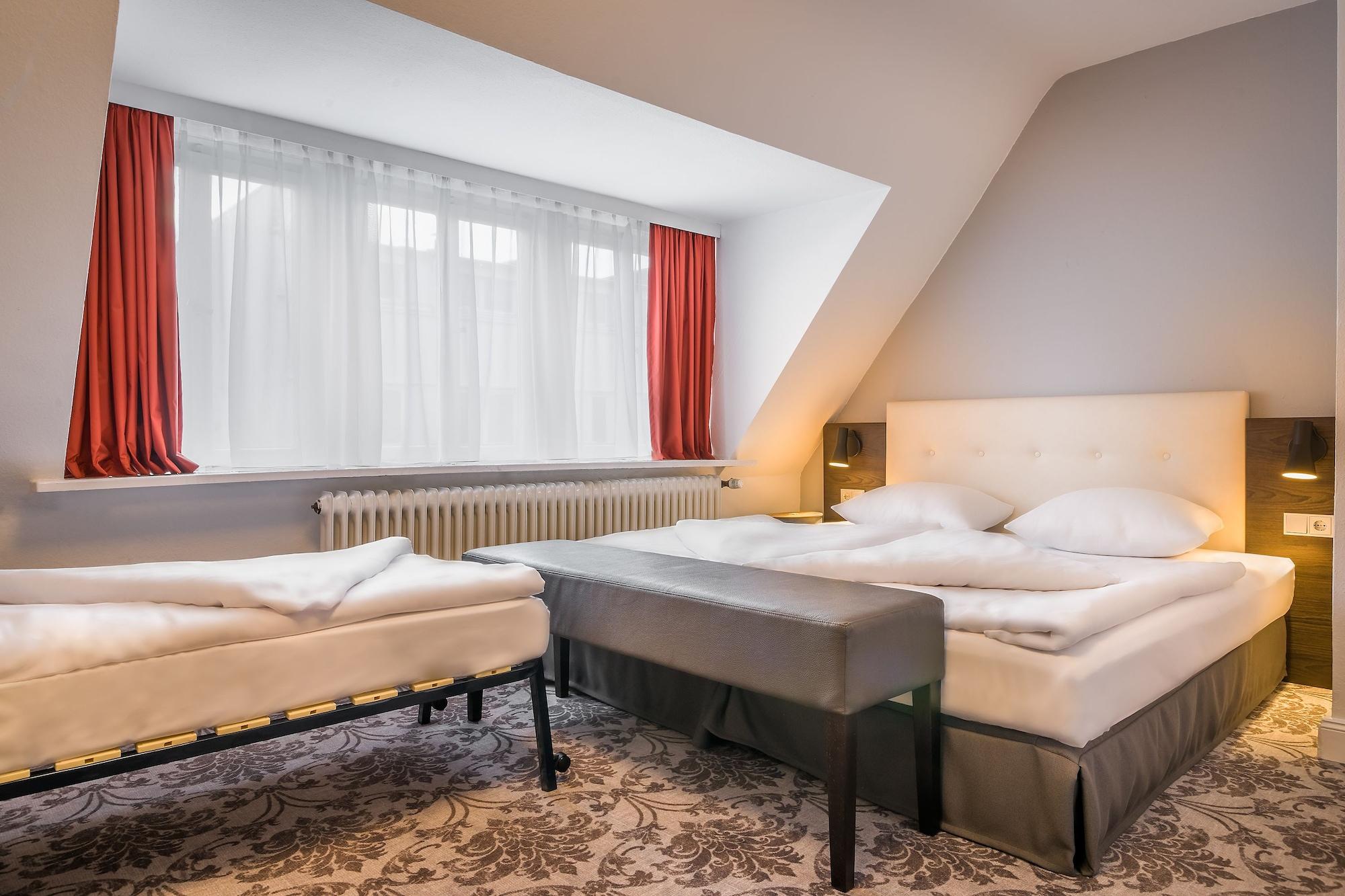 Signature Hotel Astoria Hamburg Bagian luar foto
