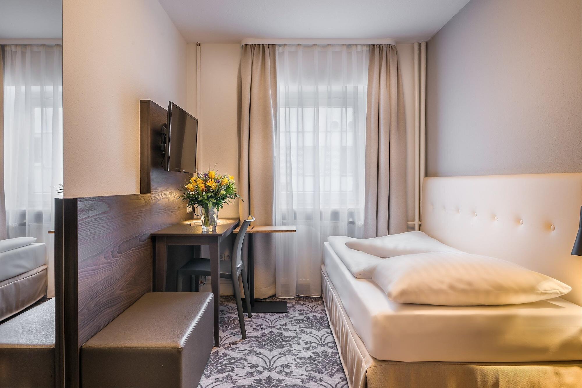 Signature Hotel Astoria Hamburg Bagian luar foto